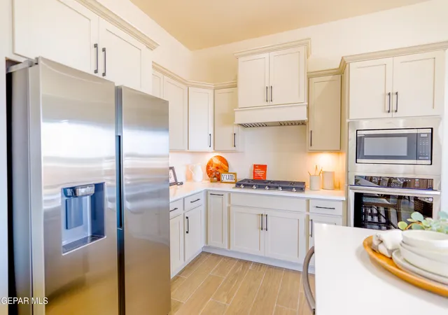 Photo 4 of Sale Pending at 813 Harpendem Dr, El Paso, TX 79928 | MLS# 930103 | Listing updated on 2026-10-08