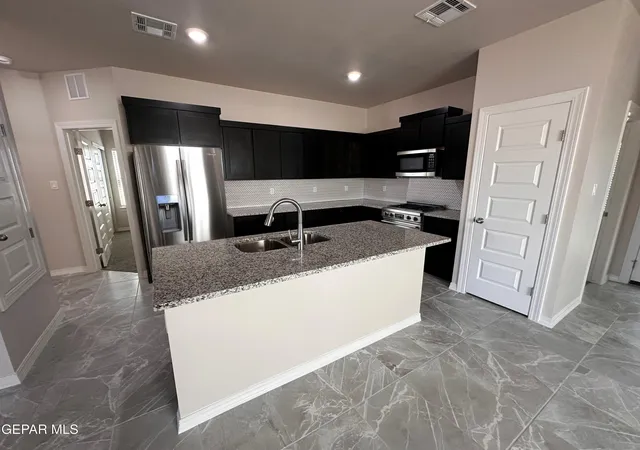 Photo 2 of Single family home for sale at 729 Paseo Del Agua St, Horizon City, TX 79928 | MLS# 931500 | Listing updated on 2026-06-18