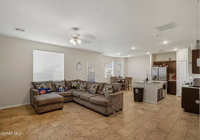 Photo 4 of Single family home for sale at 10620 Hidden Chapel Pl, El Paso, TX 79924 | MLS# 931587 | Listing updated on 2026-09-08