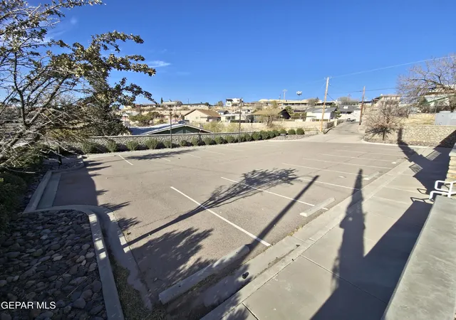 Photo 3 of Single family home for sale at 1725 Arizona Ave, El Paso, TX 79902 | MLS# 932006 | Listing updated on 2026-08-21