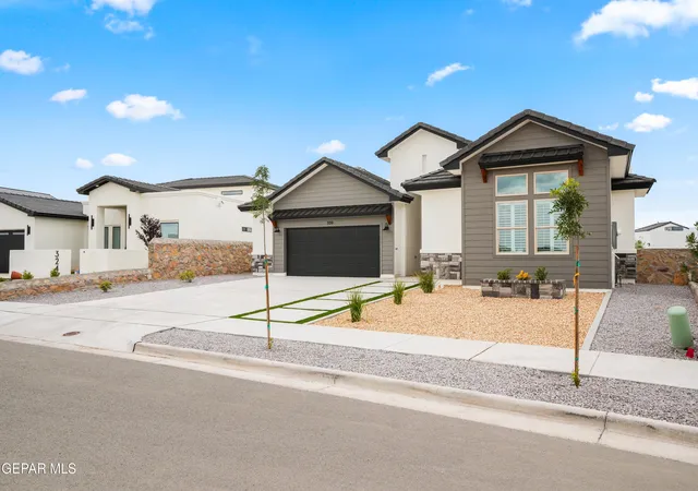 2nd image of 320 Emerald Rise Dr, Horizon City, TX 79928 | MLS# 933080