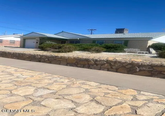 Photo 2 of Single family home for sale at 3400 Dundee St, El Paso, TX 79925 | MLS# 934181 | Listing updated on 2026-06-18