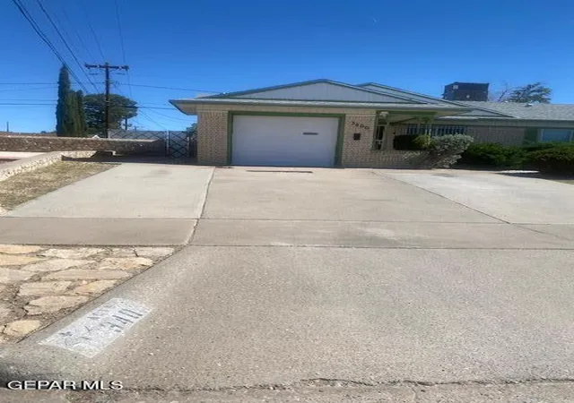 Photo 3 of Single family home for sale at 3400 Dundee St, El Paso, TX 79925 | MLS# 934181 | Listing updated on 2026-06-18