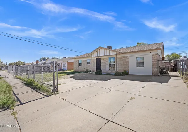 Photo 3 of Single family home for sale at 5516 Fairbanks Dr, El Paso, TX 79924 | MLS# 933244 | Listing updated on 2026-08-01