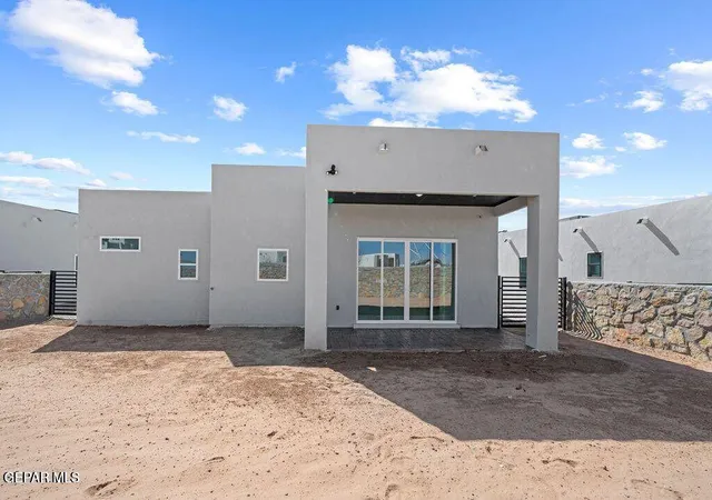 Photo 3 of Sale Pending at 613 Paseo Campanero St, Horizon City, TX 79928 | MLS# 935166 | Listing updated on 2026-09-01