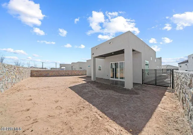 Photo 4 of Sale Pending at 613 Paseo Campanero St, Horizon City, TX 79928 | MLS# 935166 | Listing updated on 2026-09-01