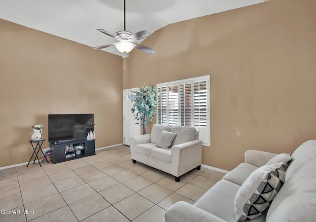 3rd image of 808 Nazareno St, El Paso, TX 79928 | MLS# 936741