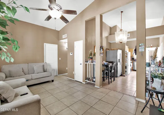 4th image of 808 Nazareno St, El Paso, TX 79928 | MLS# 936741