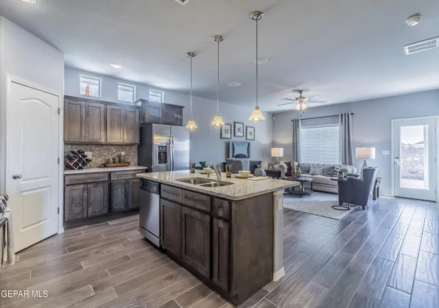 Photo 4 of Single family home for sale at 309 Emerald Earth Ln, Horizon City, TX 79928 | MLS# 936845 | Listing updated on 2026-08-24