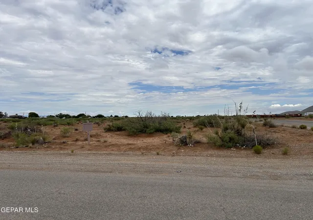 Photo 3 of House for sale at 14697 Jim Bridger Rd, El Paso, TX 79938 | MLS# 936960 | Listing updated on 2026-01-22