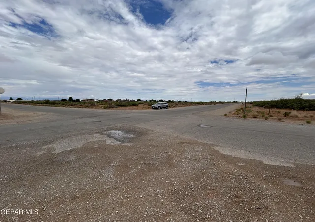 Photo 4 of House for sale at 14697 Jim Bridger Rd, El Paso, TX 79938 | MLS# 936960 | Listing updated on 2026-01-22