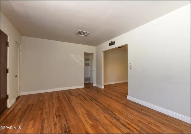 Photo 4 of Single family home for sale at 5107 Raymond Jays Rd, El Paso, TX 79903 | MLS# 937017 | Listing updated on 2026-07-29