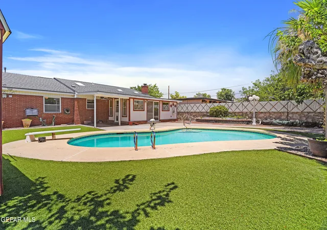 2nd image of 1300 Sunburst Dr, El Paso, TX 79925 | MLS# 946043