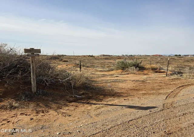 2nd image of 14460 Eichelberger Ave, El Paso, TX 79938 | MLS# 937848