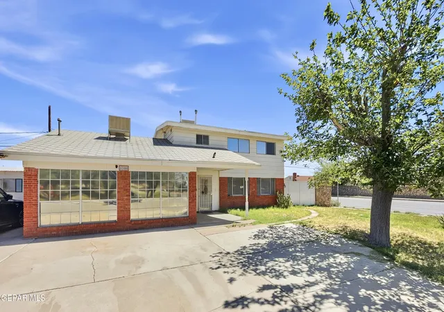 Photo 4 of Sale Pending at 3300 Tyrone Dr, El Paso, TX 79925 | MLS# 937958 | Listing updated on 2026-07-19