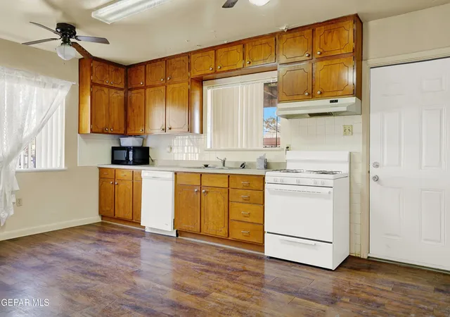 Photo 4 of Sale Pending at 9144 Alameda Ave, El Paso, TX 79907 | MLS# 938209 | Listing updated on 2026-08-27