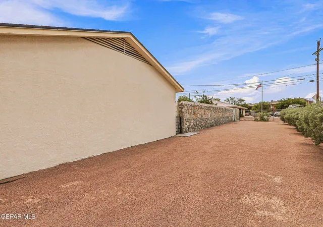 Photo 2 of Sale Pending at 5500 Fairbanks Dr, El Paso, TX 79924 | MLS# 948542 | Listing updated on 2026-09-15