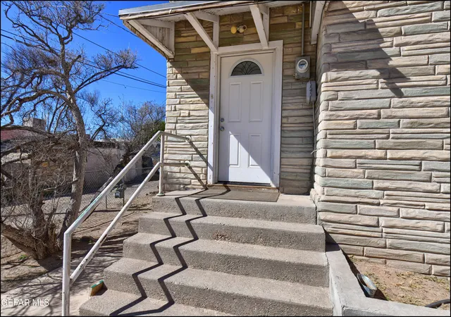 Photo 3 of Single family home for sale at 1609 Georgia Pl, El Paso, TX 79902 | MLS# 938529 | Listing updated on 2026-08-02