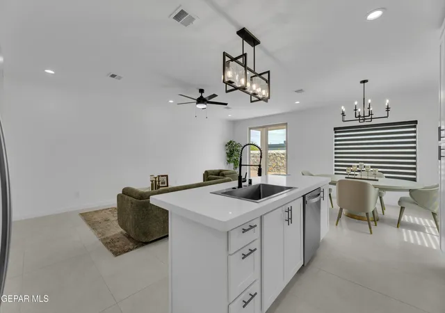 Photo 4 of Single family home for sale at 850 Harpendem Dr, Horizon City, TX 79928 | MLS# 938454 | Listing updated on 2026-07-26