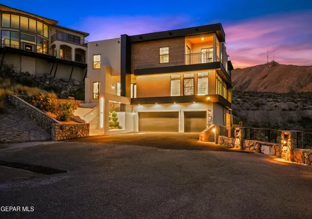 Photo 3 of Single family home for sale at 10 Bronze Crst Ln, El Paso, TX 79902 | MLS# 942374 | Listing updated on 2026-09-17