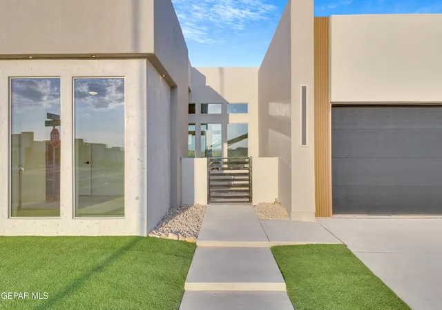 Photo 3 of Sale Pending at 1368 Costanzo Pl, El Paso, TX 79928 | MLS# 939414 | Listing updated on 2026-06-18
