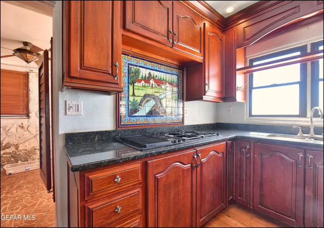 5th image of 1104 Moore St, El Paso, TX 79902 | MLS# 940397