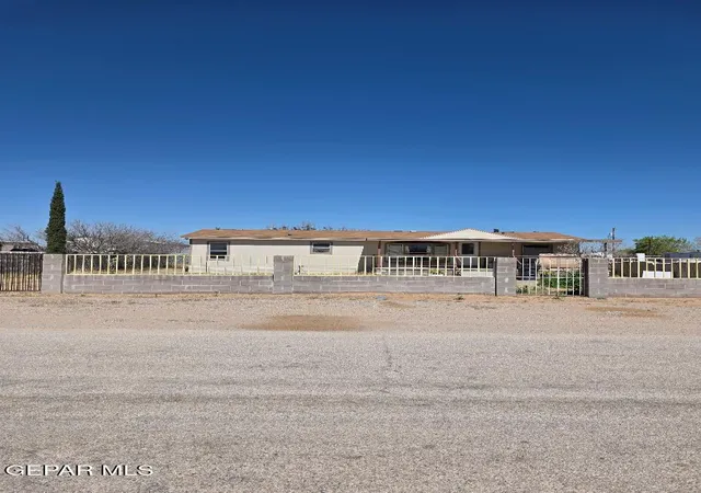 Photo 1 of Single family home for sale at 15111 Gwendolyn Dr, El Paso, TX 79938 | MLS# 940113 | Listing updated on 2026-06-18