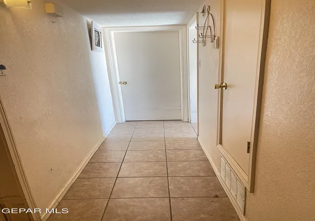 Photo 3 of Single family home for sale at 7315 Mojave Dr, El Paso, TX 79915 | MLS# 940023 | Listing updated on 2026-09-12