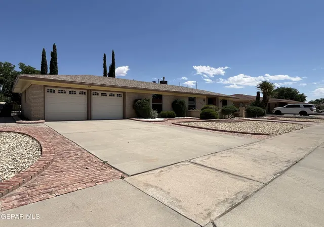 Photo 2 of Single family home for sale at 10601 Causeway Dr, El Paso, TX 79935 | MLS# 947106 | Listing updated on 2026-08-31