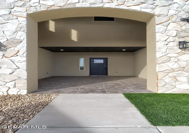 Photo 3 of Single family home for sale at 9938 Marisabel Pl, Socorro, TX 79927 | MLS# 939950 | Listing updated on 2026-09-13