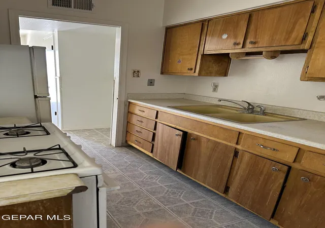 Photo 3 of Single family home for sale at 8912 Mellon Dr, El Paso, TX 79907 | MLS# 939958 | Listing updated on 2026-07-10