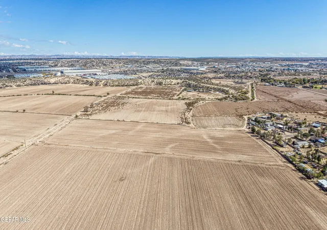 Photo 3 of Land for sale at Tbd N Moon Rd, El Paso, TX 79927 | MLS# 940022 | Listing updated on 2026-03-13