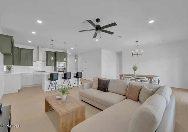 Photo 3 of Single family home for sale at 13737 Centro Vista, Horizon City, TX 79928 | MLS# 940675 | Listing updated on 2026-09-20