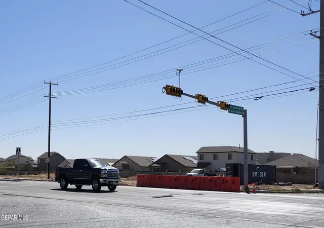 Photo 1 of Land for sale at 820 Nuevo Hueco Tanks Rd, El Paso, TX 79927 | MLS# 941019 | Listing updated on 2026-03-27