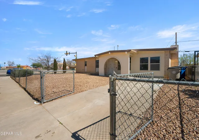 Photo 3 of Single family home for sale at 10466 Triumph Dr, El Paso, TX 79924 | MLS# 940499 | Listing updated on 2026-07-14