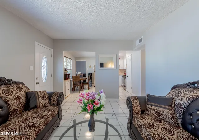 Photo 3 of Single family home for sale at 264 Link Dr, El Paso, TX 79907 | MLS# 940709 | Listing updated on 2026-06-18