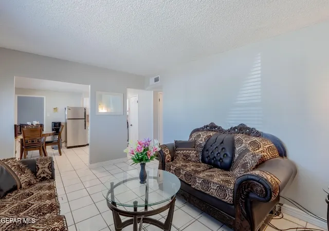 Photo 4 of Single family home for sale at 264 Link Dr, El Paso, TX 79907 | MLS# 940709 | Listing updated on 2026-06-18
