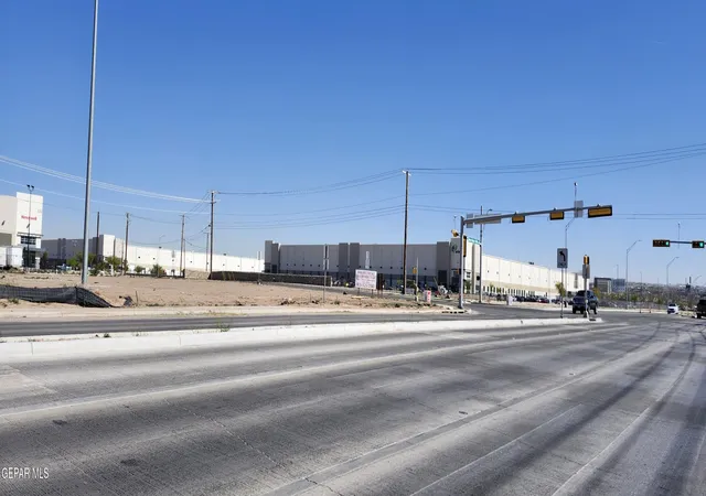 Photo 1 of Land for sale at 825 Nuevo Hueco Tanks Rd, Socorro, TX 79927 | MLS# 941004 | Listing updated on 2026-03-27