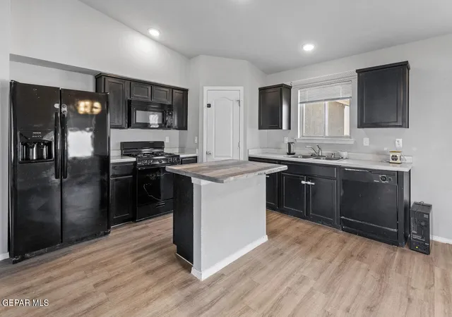 Photo 4 of Single family home for sale at 14312 Paraiso Dr, El Paso, TX 79928 | MLS# 941151 | Listing updated on 2026-09-01