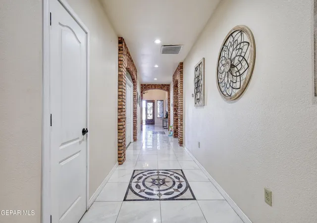Photo 3 of Sale Pending at 10728 Regina Dr, El Paso, TX 79927 | MLS# 941263 | Listing updated on 2026-07-31