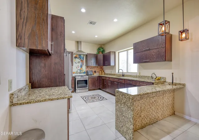 Photo 4 of Sale Pending at 10728 Regina Dr, El Paso, TX 79927 | MLS# 941263 | Listing updated on 2026-07-31