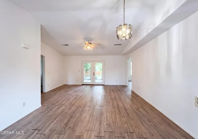 Photo 3 of Single family home for sale at 803 Magnolia St, Alamogordo, NM 88310 | MLS# 941906 | Listing updated on 2026-08-20