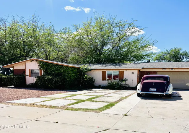 Photo 3 of Single family home for sale at 3305 Tyrone Dr, El Paso, TX 79925 | MLS# 941724 | Listing updated on 2026-09-02