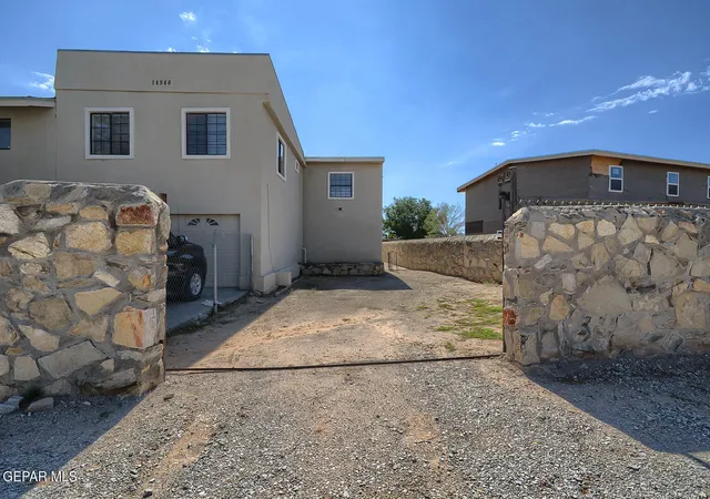 Listing Photo 4 - Condo for sale in building located at 14940 Whitetail Deer Dr, El Paso, TX 79938