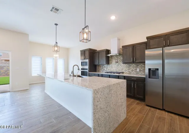 Photo 3 of Single family home for sale at 561 La Entrada Cir, Sunland Park, NM 88063 | MLS# 941747 | Listing updated on 2026-06-18