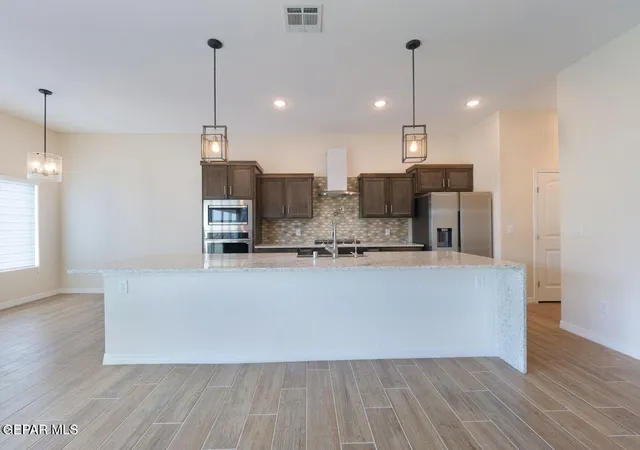 Photo 4 of Single family home for sale at 561 La Entrada Cir, Sunland Park, NM 88063 | MLS# 941747 | Listing updated on 2026-06-18