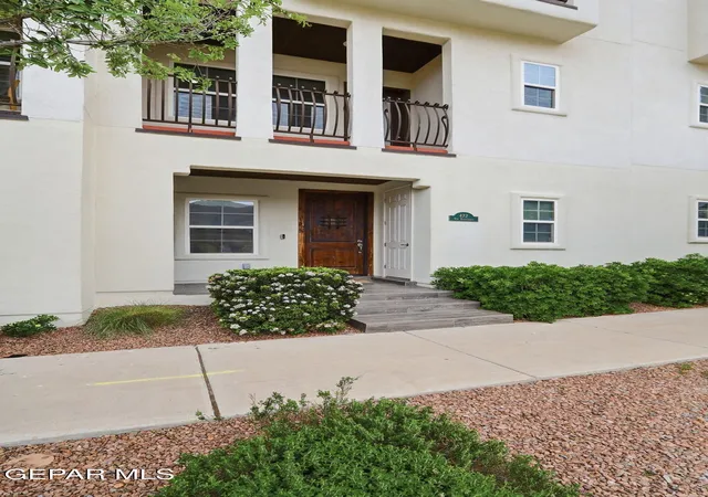Photo 3 of Townhouse for sale at 472 Vin Benicarlo Pl, El Paso, TX 79912 | MLS# 945717 | Listing updated on 2026-07-30