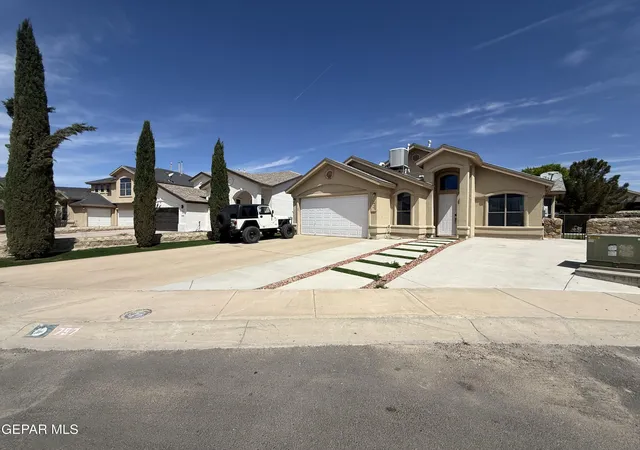 2nd image of 757 Desert Star Dr, Horizon City, TX 79928 | MLS# 949549