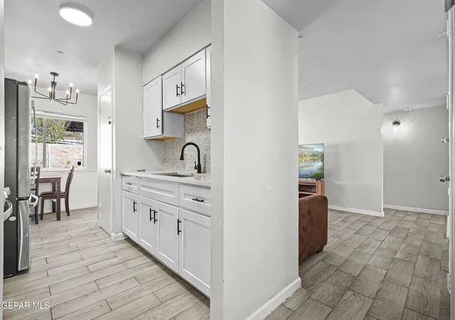 Photo 2 of Single family home for sale at 729 Fall River Rd, El Paso, TX 79907 | MLS# 941885 | Listing updated on 2026-09-13