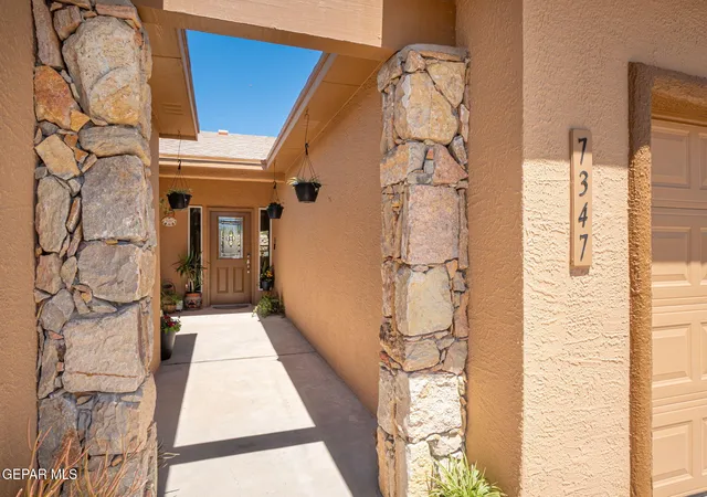 Photo 4 of Sale Pending at 7347 Black Mesa Dr, El Paso, TX 79911 | MLS# 942533 | Listing updated on 2026-07-30